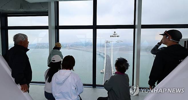 세계 최고 '184m' 해상교량 전망대 개장 [연합뉴스 자료사진]