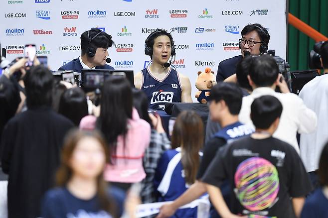 경기 종료 후 방송 인터뷰하는 허훈 [KBL 제공. 재판매 및 DB 금지]