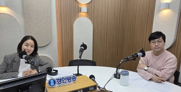 이승기 변호사(오른쪽)와 박주언 앵커 2026.05.08.[시진 = 시사뉴스팀]