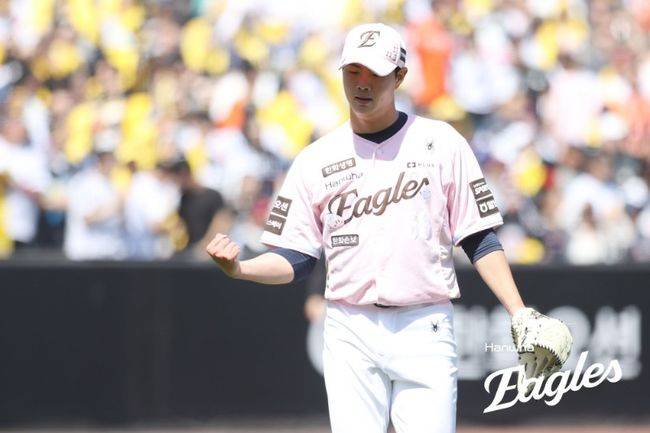 한화 이글스 박준영은 10일 대전 한화생명 볼파크에서 열린 2026 신한 SOL KBO리그 LG 트윈스와의 홈경기에서 선발로 1군 데뷔, 5이닝 3피안타 3사사구 2탈삼진 무실점으로 호투했다. 한화 이글스 제공