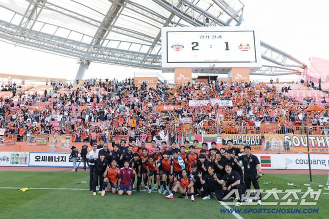 사진제공=제주 SK/제주월드컵경기장/ K리그1/ 제주유나이티드 vs FC서울/ 제주 승리/ 단체/ 기념 촬영/ photo by Donghyuk Kwak