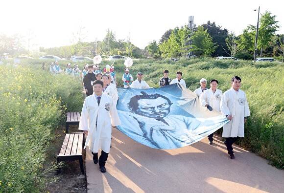 동학농민혁명기념제의 진군 행렬  [사진=정읍시 ]