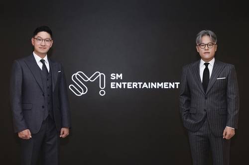 SM엔터테인먼트 탁영준(좌) 장철혁(우) 공동대표 [SM엔터테인먼트 제공. 재판매 및 DB 금지]