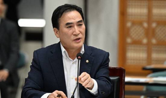 국회에서 대정부 질의를 하는 국민의힘 김종양 의원.