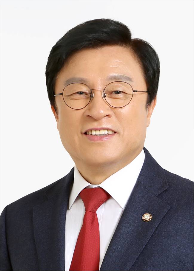 ▲ 박형수 국회의원(국회 예결위 간사·의성·청송·영덕·울진)이 2026년도 상반기 행정안전부 특별교부세 60억원 규모를 확보하고 영덕 신규원전 유치 활동에도 나서고 있다. 박형수 의원실 제공.