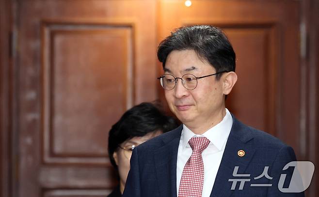 이억원 금융위원장. 2026.5.8 ⓒ 뉴스1 김명섭 기자