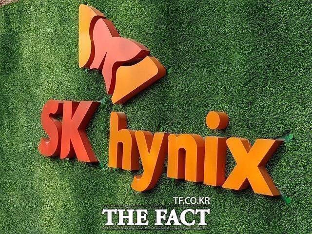 KB증권은 12일 SK하이닉스 목표주가로 280만원을 제시했다. /더팩트 DB