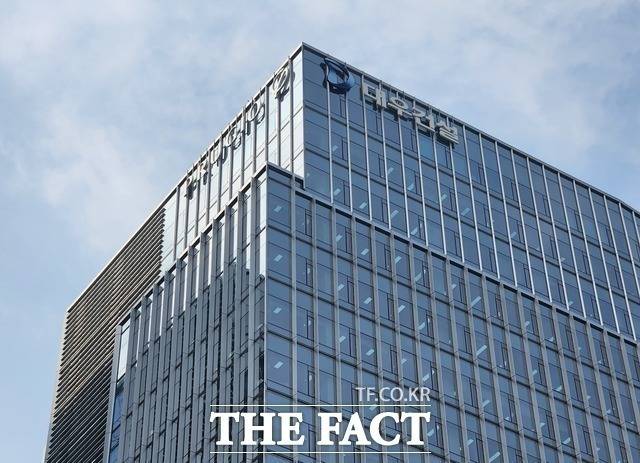 12일 대우건설은 전날보다 6.07% 하락한 3만150원에 장을 마감하면서 3거래일 연속 하락 마감했다. 고점 대비 하락률은 25.27%다. /더팩트 DB