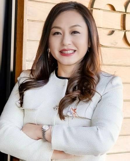 중국에 관한 선전을 조장한 혐의로 기소돼 11일 사임한 아일린 왕 캘리포니아주 아카디아 시장. /X(옛 트위터)