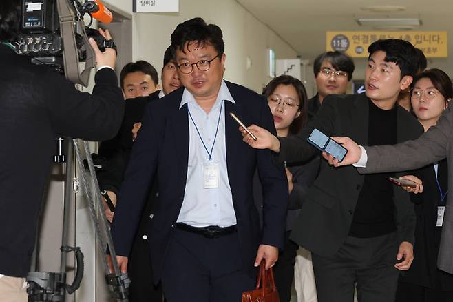 삼성전자 대표교섭위원인 김형로 부사장이 12일 세종시 정부세종청사 중앙노동위원회에서 열린 2차 사후조정회의에 참석하고 있다.