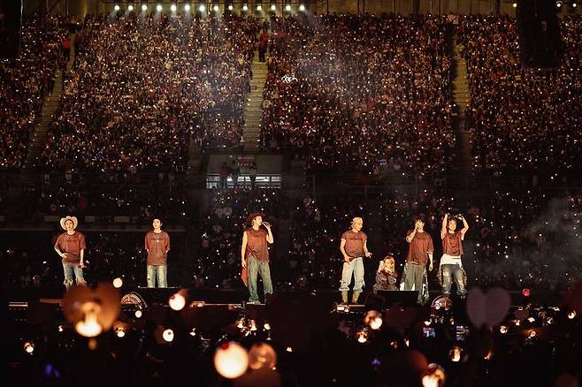 방탄소년단, 멕시코시티 흔들었다…15만 관객 속 울려퍼진 '아리랑'. 빅히트 뮤직. 뉴스1
