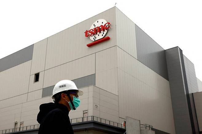 2022년 12월29일 대만 남서부 타이난 과학단지에 있는 티에스엠시(TSMC) 건물. REUTERS 연합뉴스