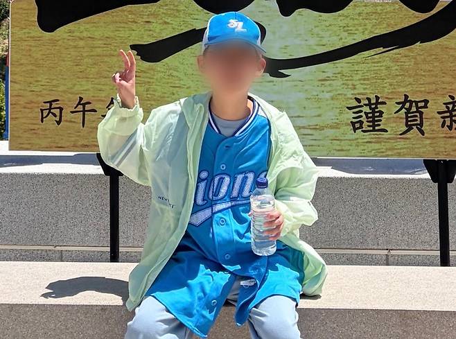 지난 10일 대구에서 가족과 함께 경북 청송군 주왕산국립공원 내 사찰을 찾았다가 홀로 주왕산으로 등산하러 나선 A(11ㆍ초6)군. A군 가족 제공