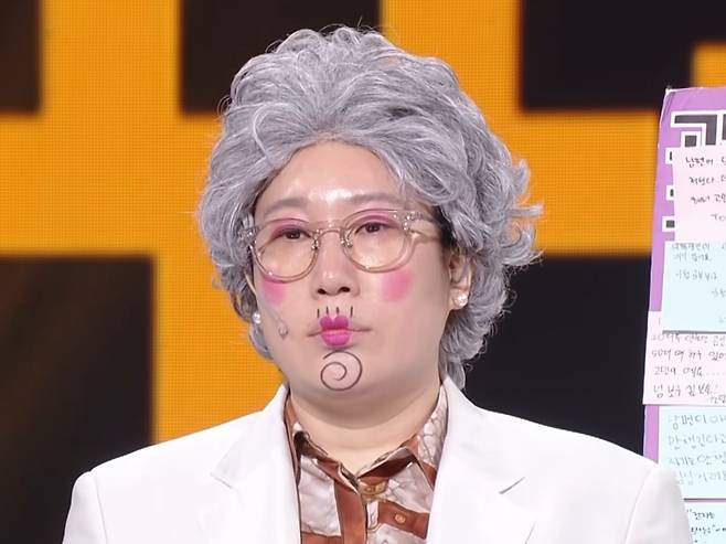 김영희가 '말자쇼'를 찾은 부부에게 자신의 어머니에 대한 이야기를 꺼냈다. 김영희 인스타그램 캡처