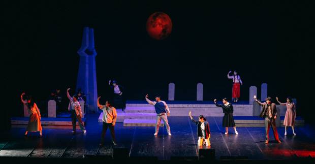 5·18을 모티브로 한 창작뮤지컬 ‘망월: 달을 바라다’가 14~16일 광산문화예술회관에서 펼쳐진다. 지난 공연의 한 장면. <광산구 제공>