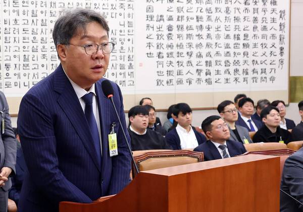 14일 국회 '윤석열 정권 정치검찰 조작기소 의혹 사건 진상규명' 국정조사특별위원회에서 열린 쌍방울 대북 송금 사건 관련 청문회에서 증인으로 출석한 방용철 쌍방울 그룹 전 부회장이 의원 질의에 답하고 있다. 2026.4.14. 연합뉴스
