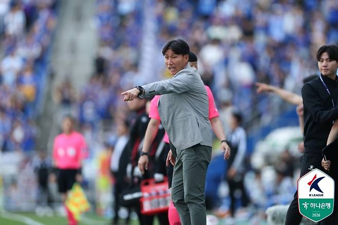 득점력이 크게 떨어지면서 승점 쌓기에 애를 먹고 있는 부천FC (한국프로축구연맹 제공)