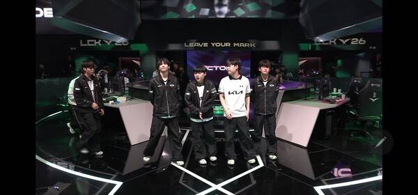 13일 서울 종로구 롤파크에서 열린 '2026 리그 오브 레전드 챔피언스 코리아(LCK)' 정규 시즌 2라운드 1경기 2세트에서 디플러스 기아가 바텀 주도권과 정교한 운영을 앞세워 DN 수퍼스를 2:0으로 완파했다. (DK & DNS=2:0). /사진=네이버 치지직 라이브영상 캡처