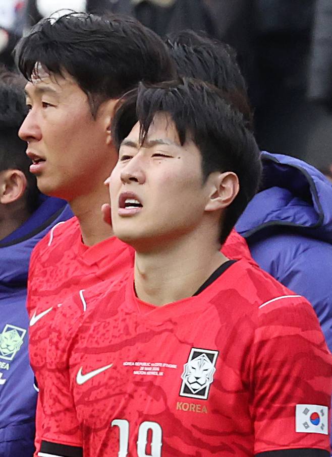 4대 0 이라니....

    (밀턴킨스[영국]=연합뉴스) 최재구 기자 = 한국축구국가대표팀이 손흥민과 이강인이 28일(현지시간) 영국 밀턴킨스 스타디움 MK에서 열린 코트디부아르와 평가전에서 4-0으로 패하고 아쉬워하고 있다. 2026.3.29

    jjaeck9@yna.co.kr

(끝)





<저작권자(c) 연합뉴스, 무단 전재-재배포, AI 학습 및 활용 금지>