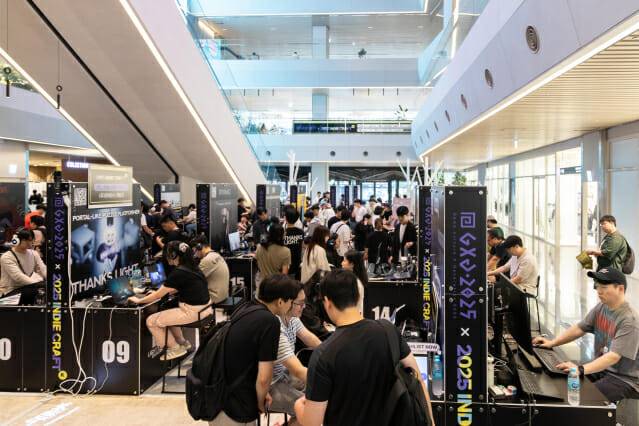 지난해 판교역 일대에서 진행한 '2025 GXG' 행사 현장. 사진=한국모바일게임협회