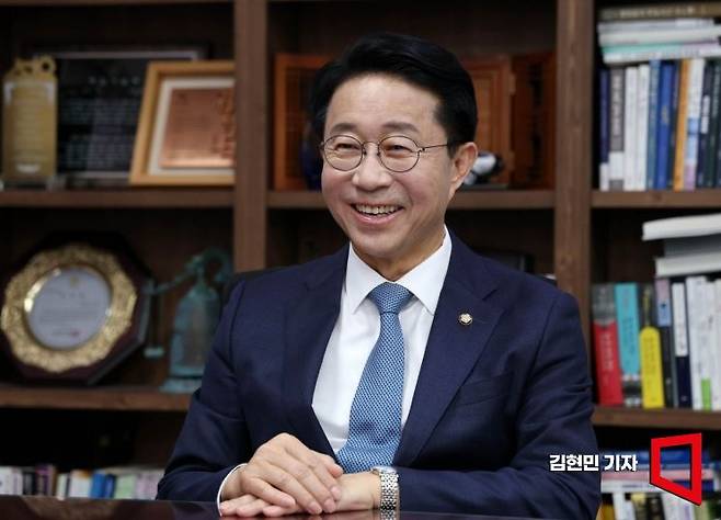 22대 국회 후반기 국회의장에 출마한 조정식 더불어민주당 의원이 아시아경제와 인터뷰하고 있다. 2026.5.7 김현민 기자