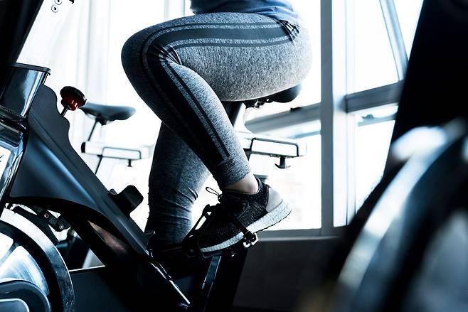 최근 연구에 따르면 고혈압 성인의 24시간 활동혈압을 낮추기 위해 유산소 운동과 복합운동을 권고할 수 있다​​./사진=클립아트코리아
