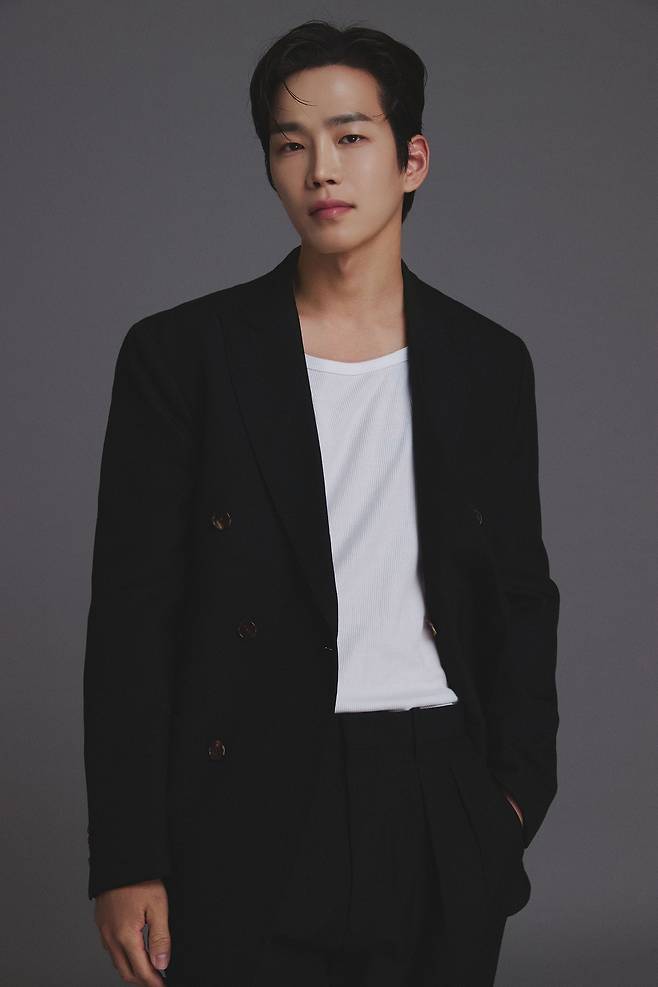 배우 고윤 아이오케이이엔엠