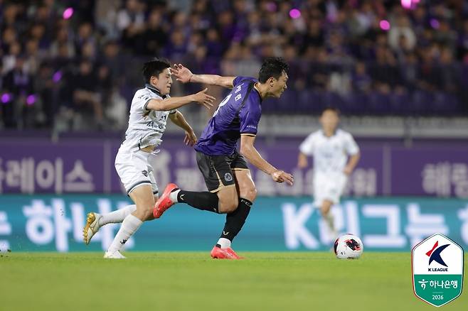 FC안양-김천 상무 경기 장면. /사진=한국프로축구연맹 제공