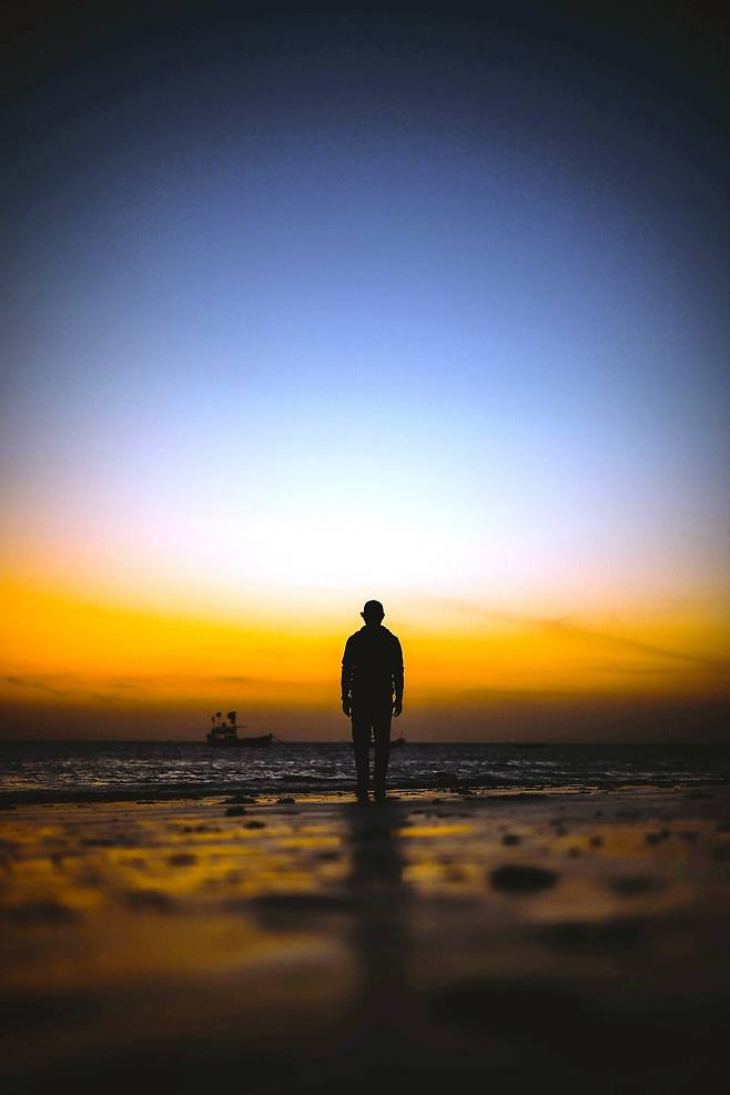 혼자의 힘이란 외로움을 견디는 능력이 아니라…/언스플래쉬