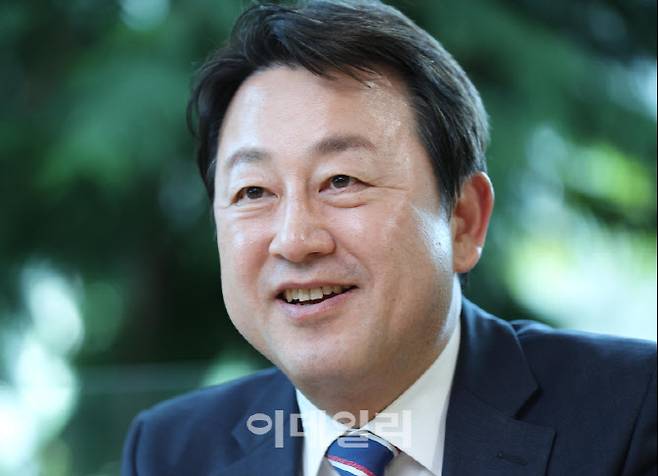 [이데일리 노진환 기자] 경기 평택을에 출마한 김용남 더불어민주당 후보가 6일 서울 여의도 국회에서 이데일리와 인터뷰를 하고 있다.