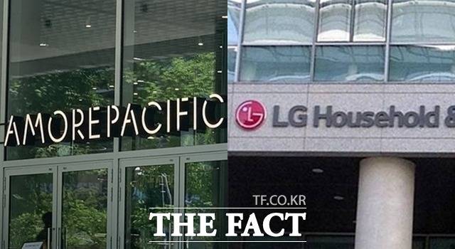 14일 금융감독원 전자공시시스템에 따르면 LG생활건강의 올해 1분기 매출은 1조5766억원, 영업이익 1078억원으로 전년 동기 대비 각각 7.1%, 24.3% 감소했다. 같은 기간 아모레퍼시픽의 매출은 1조1358억원, 영업이익 1267억원을 기록하며 전년 동기 대비 각각 6.4%, 11.2% 증가했다. /더팩트DB