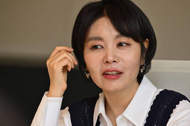 서울 중구 한국일보에서 만난 남유하 작가. "더 잘해드리지 못한 걸 후회할 뿐, 엄마의 조력사망을 도운 건 조금도 후회하지 않는다"고 했다. 강예진 기자