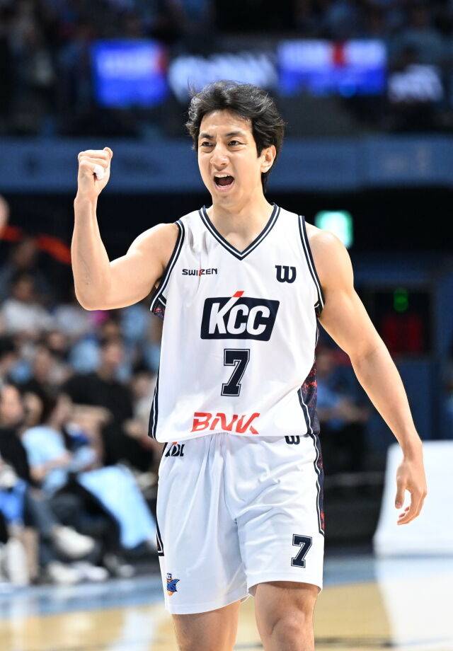 허훈이 5월 13일 챔프전 5차전 포효하고 있다./KBL 제공