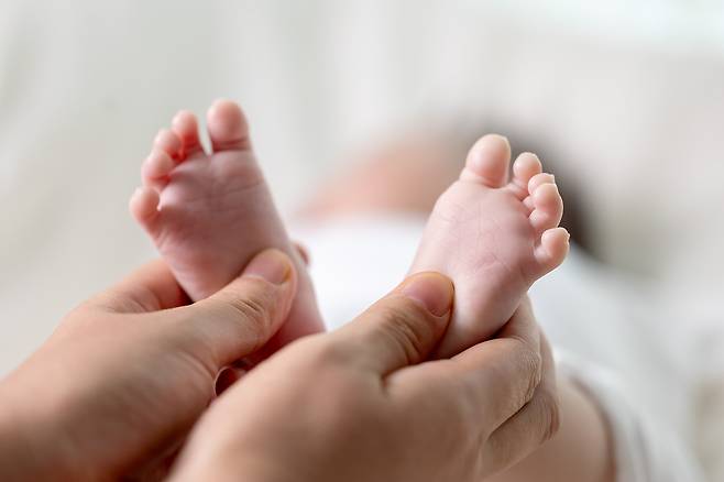 지난해 자녀를 출산한 임직원에 자녀당 최대 1억원을 지급하기로 한 크래프톤에서 제도 도입 1년 만에 출생아가 2배 늘어난 것으로 나타났다. 클립아트코리아 제공