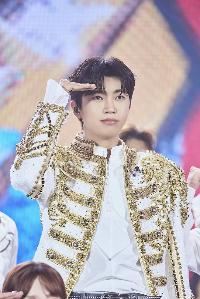 임영웅 팬클럽 '영웅시대 홍천방', 어버이날 맞아 24번째 삼계탕 나눔 봉사..선한 영향력 실천