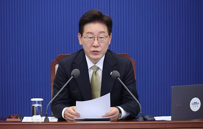 이재명 대통령이 14일 청와대에서 열린 수석보좌관회의에서 발언하고 있다. 연합뉴스