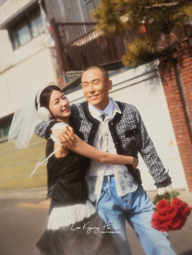 에이핑크 윤보미와 프로듀서 라도가 16일 그랜드 하얏트 서울에서 결혼식을 올린다. /사진=인스타그램 갈무리