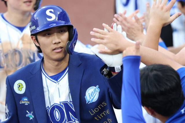 이재현이 5월 16일 대구 KIA 타이거즈전 투런 홈런을 친 뒤 세리머니를 하고 있다./삼성 라이온즈 제공