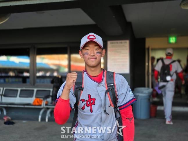 충암고 2헉년 오유찬이 16일 서울 목동야구장에서 열린 제80회 황금사자기 전국고교야구대회 우승 후 스타뉴스와 인터뷰에 응했다. /사진=김동윤 기자