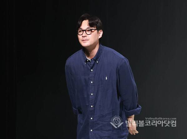 정준용 안무가, '흔들리는 중심' 나는 누구인가 질문에…경기도무용단 시대정신 공연.(사진=김경수 기자/ 발리볼코리아닷컴.2026.5.15)
