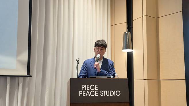 서승완 피스피스스튜디오 대표이사가 18일 서울 영등포구 여의도에서 열린 IPO 기자간담회에서 발표하고 있다. /사진=피스피스스튜디오