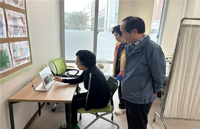 AI기반 경도인지장애 조기선별시스템. 광주광역시 제공