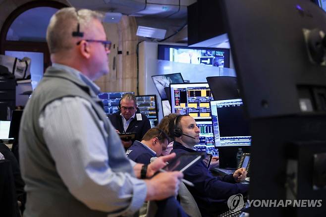 뉴욕증권거래소의 트레이더들 [AFP=연합뉴스 자료사진. 재판매 및 DB 금지]