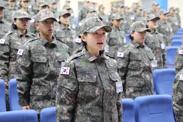 지난 1월 23일 국군간호사관학교 제70기 기초훈련 입소식이 진행되고 있다. 국간사 제공
