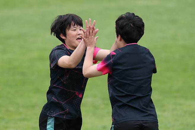 훈련하는 내고향축구단 선수들   <저작권자(c) 연합뉴스, 무단 전재-재배포, AI 학습 및 활용 금지>