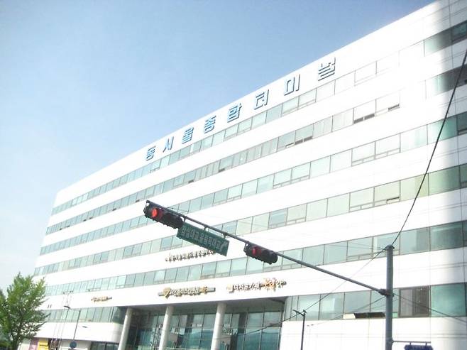 '캐논 익서스 70'로 동서울종합터미널의 전경을 담았다. 독자제공