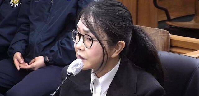 김건희 여사가 지난달 13일 서울 서초구 서울중앙지법 형사33부(재판장 이진관) 심리로 열린 박성재 전 법무부 장관의 내란 중요임무종사 혐의 사건의 속행 공판에 증인으로 출석해 증언하고 있다. 서울중앙지법 제공