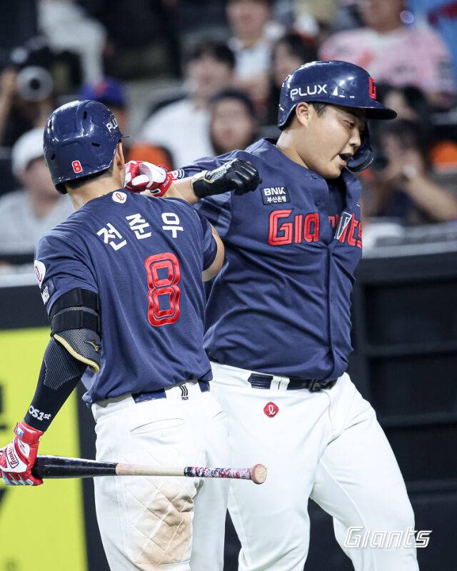 한동희가 데뷔 첫 세 경기 연속 홈런을 기록하며 팀 승리에 힘을 더했다./롯데 자이언츠