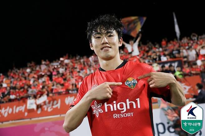 [서울=뉴시스] 프로축구 K리그1 강원FC의 이기혁. (사진=한국프로축구연맹 제공) *재판매 및 DB 금지