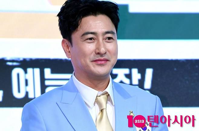 전 축구선수이자 예능인 안정환이 공식 행사에서 참석한 모습이다. / 사진=텐아시아 DB